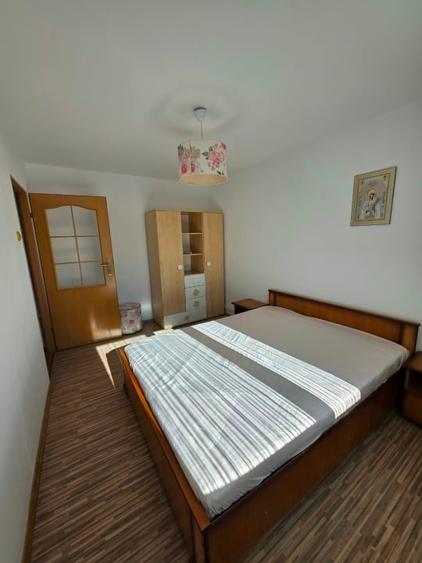 Apartament cu 3 camere decomandat, mobilat în Rahova