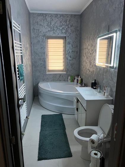 Apartament cu 3 camere în Unirii