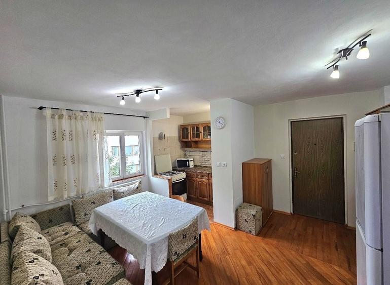 Apartament cu 3 camere decomandat, mobilat în Lacul Tei