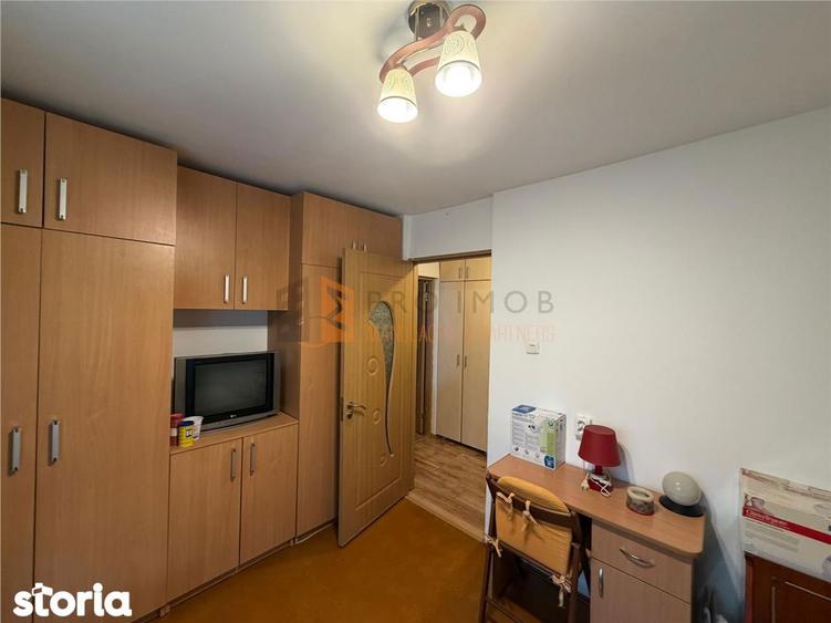 Apartament cu 2 camere semidecomandat, mobilat în Unirii Sud