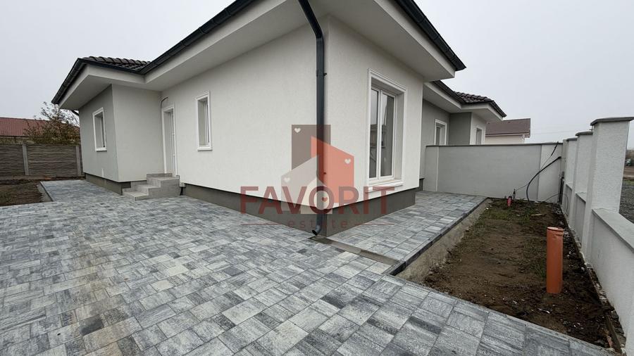 Duplex cu 3 camere cu Canalizare în Moșnița Nouă