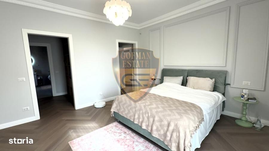 Casă cu 4 camere cu Teren 500 Mp în Central