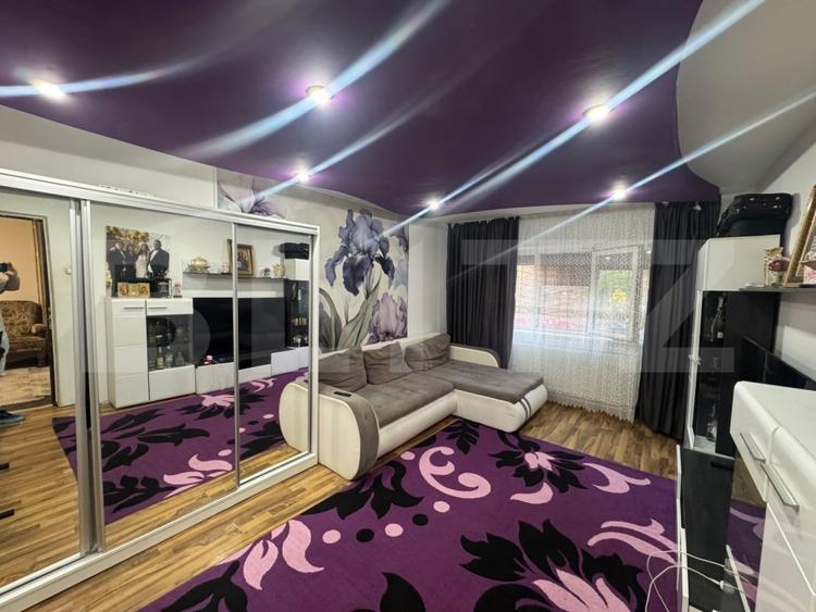 Apartament cu 3 camere decomandat, mobilat în Valea Rosie