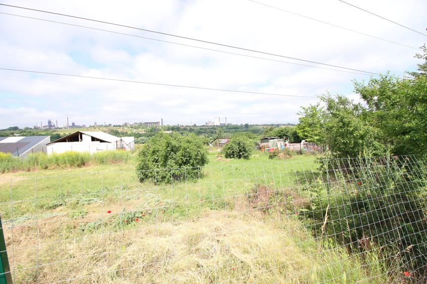 Teren Construcții intravilan de 846 mp, în Vest
