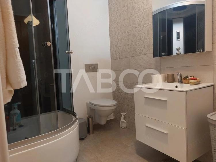 Casă cu Teren 50 Mp în Sadu