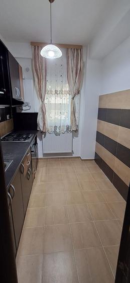 Apartament cu 2 camere decomandat în Roșu