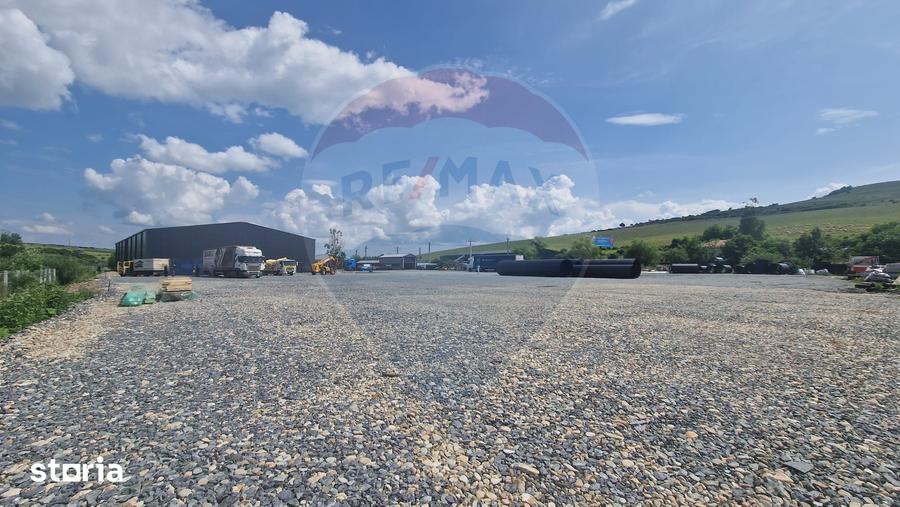 Spațiu comercial, de 2,000 mp, în Feleacu