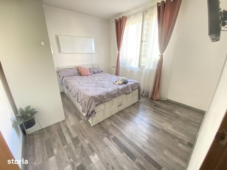 Apartament cu 3 camere decomandat în Mărgeanului