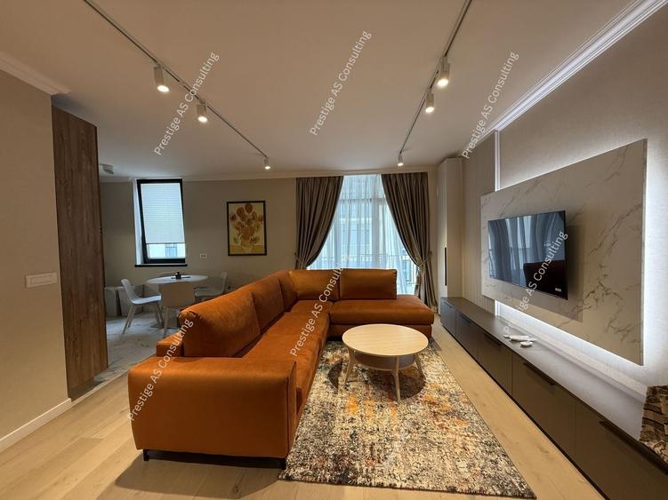 Apartament cu 3 camere semidecomandat, mobilat în Take Ionescu