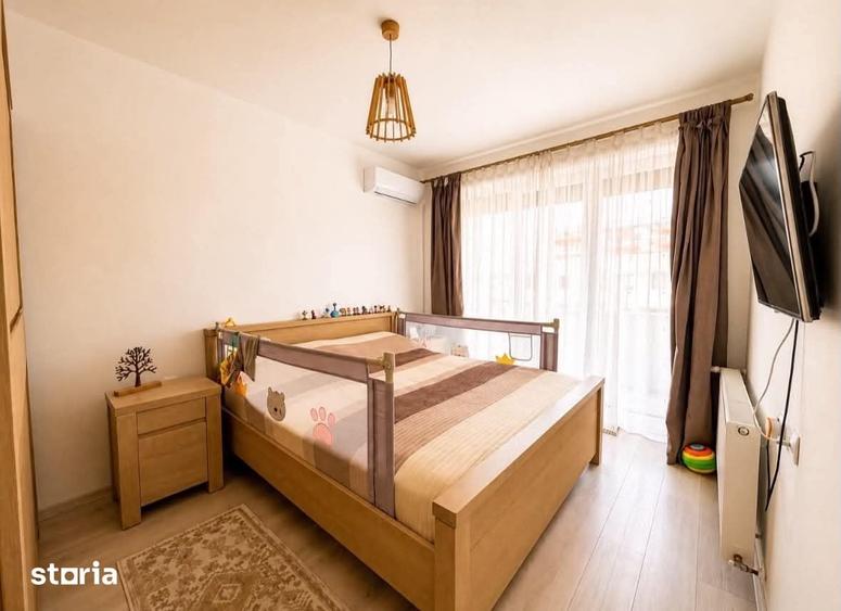 Apartament cu 3 camere decomandat în Tractorul
