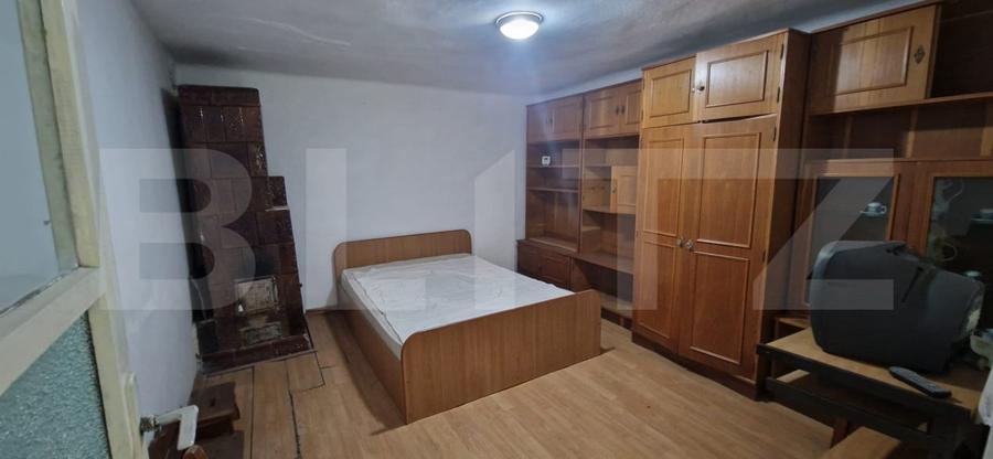 Casă individuală cu 3 camere cu Canalizare în Bariera Vâlcii