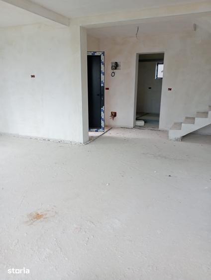 Casă cu 4 camere cu Teren 500 Mp în Nord