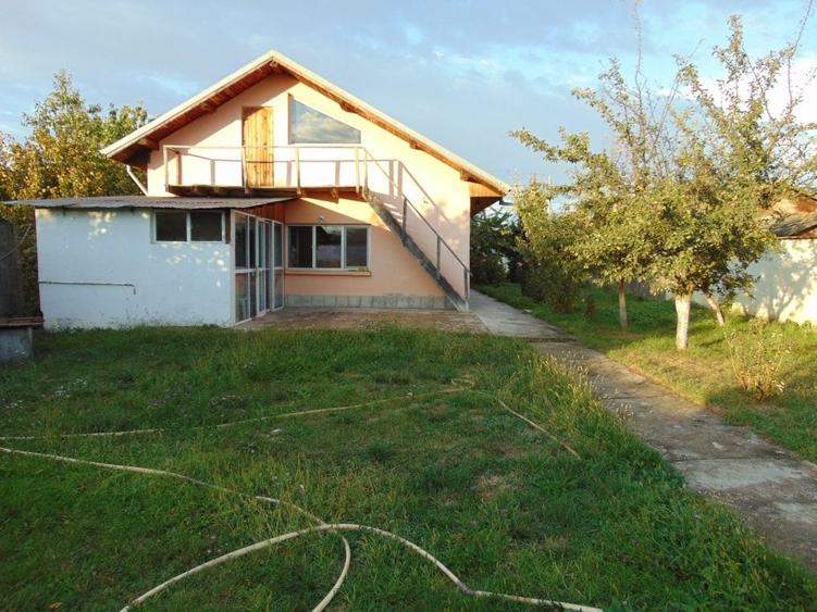 Casă individuală cu 4 camere cu Canalizare în Tărtășești