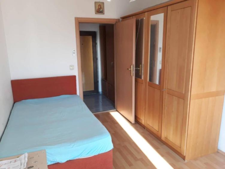 Garsonieră decomandată în Podul de Piatră