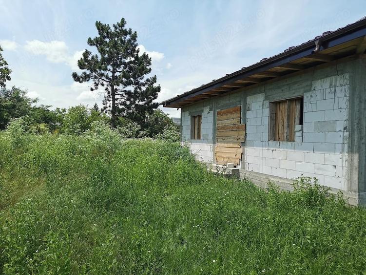 Casă cu Teren 500 Mp în Horlești