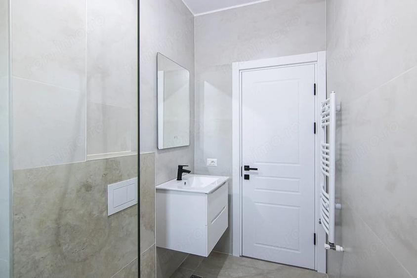 Casă cu 7 camere cu Teren 369 Mp în Ferme