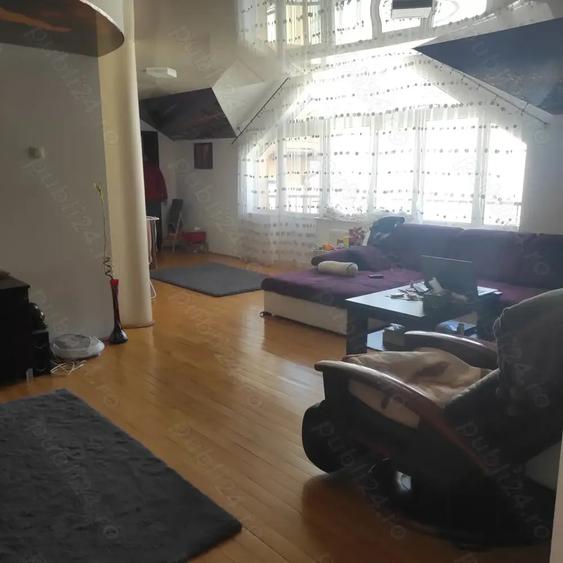 Casă cu 6 camere în Central