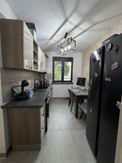 Apartament cu 2 camere semidecomandat, mobilat în 1 Mai