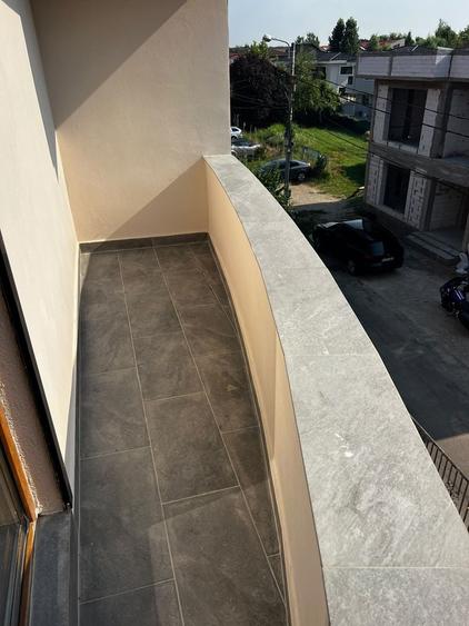 Casă individuală cu 7 camere cu Canalizare în Central