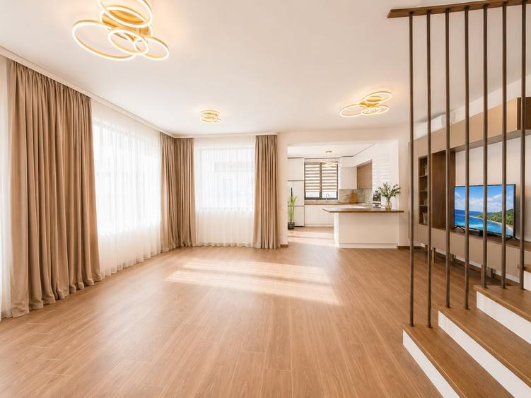 Casă cu Teren 300 Mp în Tunari