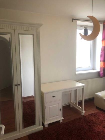 Apartament cu 3 camere decomandat în Exterior Vest
