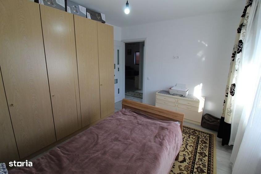 Casă cu 3 camere decomandat în Teliucu Inferior