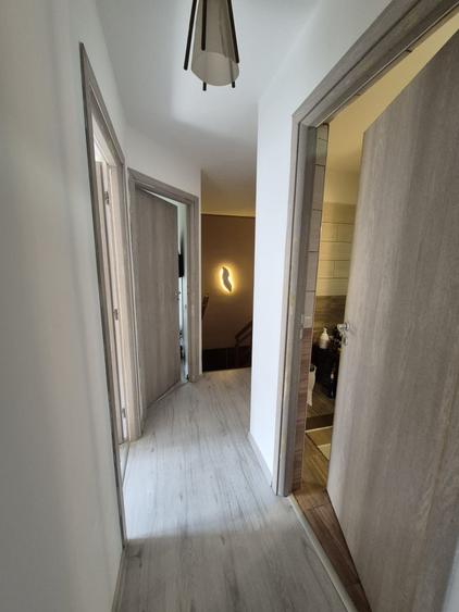 Duplex cu 4 camere cu Teren 200 Mp în Domnești