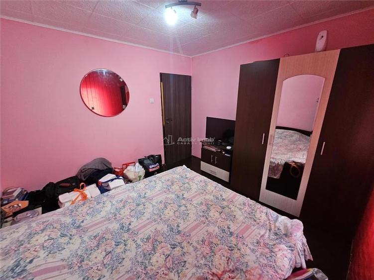 Apartament cu 2 camere decomandat, mobilat în Micro III