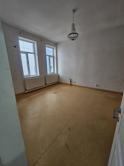 Casă cu 27 camere cu Teren 573 Mp în Basarab