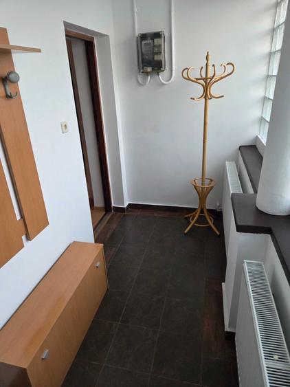 Casă cu 3 camere cu Teren 80 Mp în Giulești