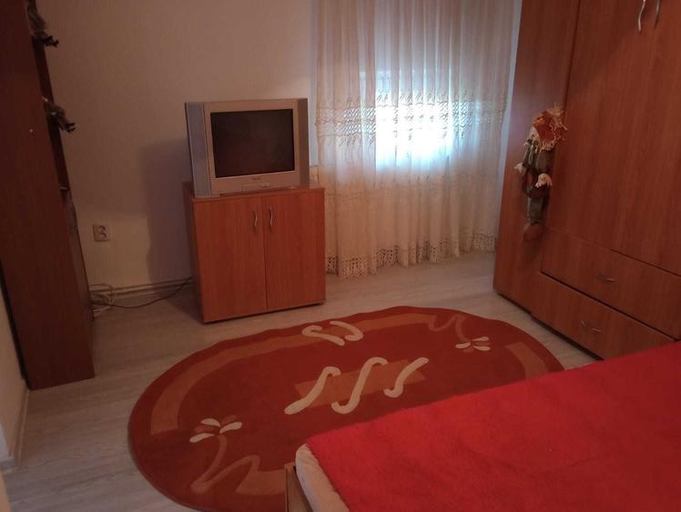 Inchiriez casa 6 camere in cartierul Gara Veche Piatra Neamt - 8