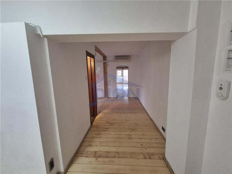 Birou, de 100 mp, în Tineretului