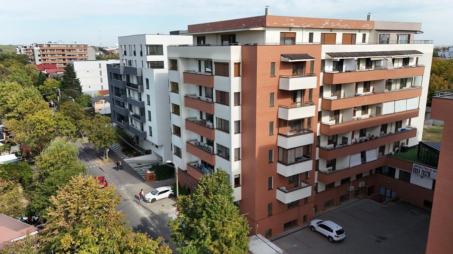 Apartament cu 2 camere semidecomandat, mobilat în Sisești