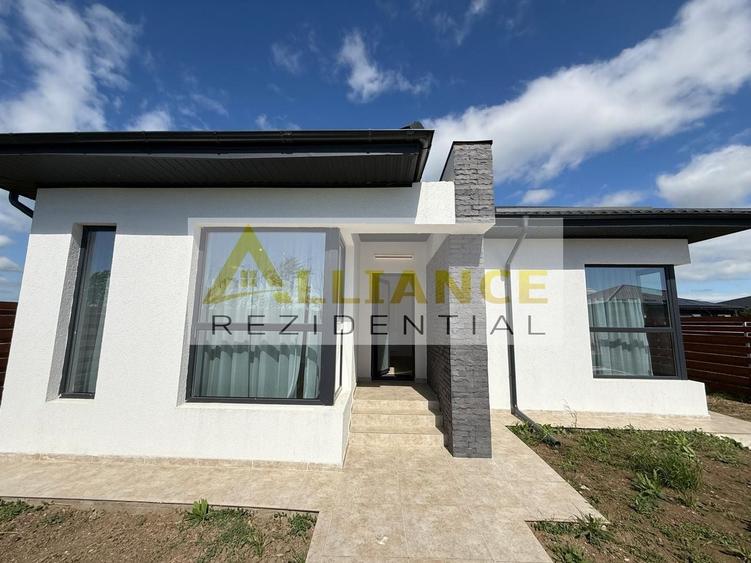 Casă individuală cu 3 camere cu Canalizare în Berceni
