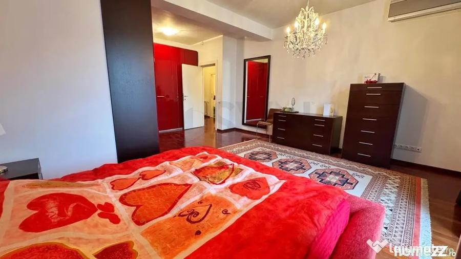 Apartament cu 3 camere decomandat în Nordului