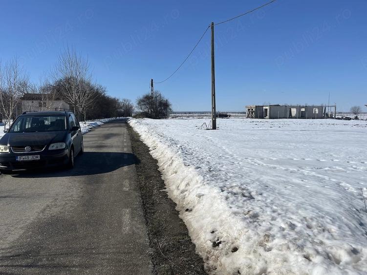 Teren de 2000 mp, în Creața