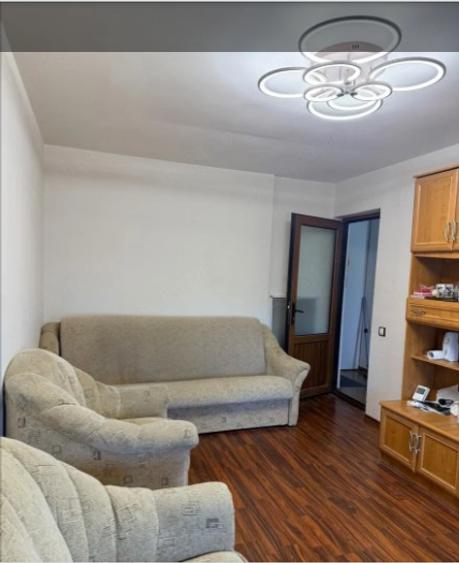 Apartament cu 2 camere decomandat în CET