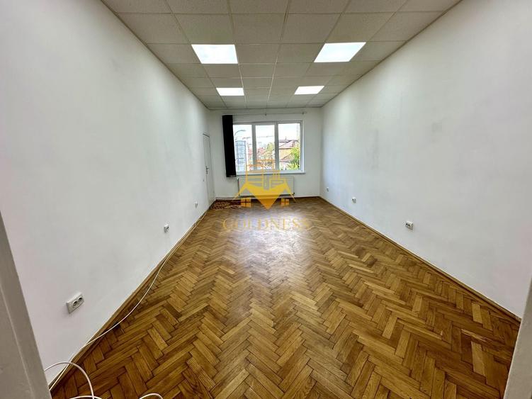 Birou, de 85 mp, în Central