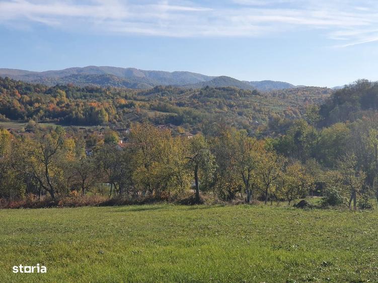 Teren de 3040 mp, în Românești