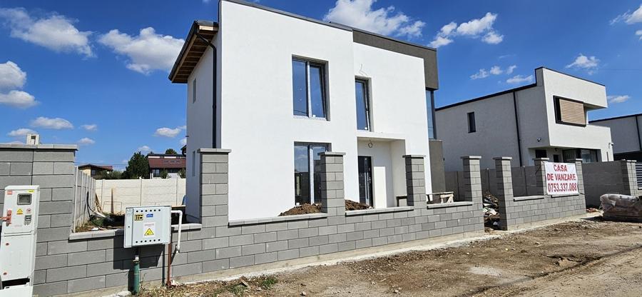 Casă cu 4 camere în Berceni