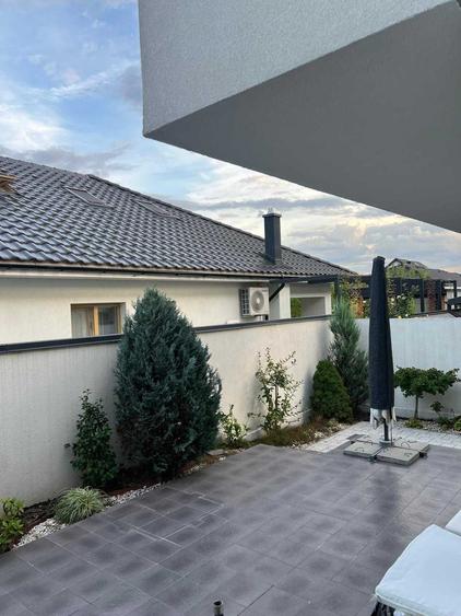 Casă cu 4 camere în Exterior Vest