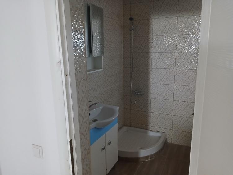 Casă individuală cu 2 camere cu Teren 2500 Mp în Brițcani