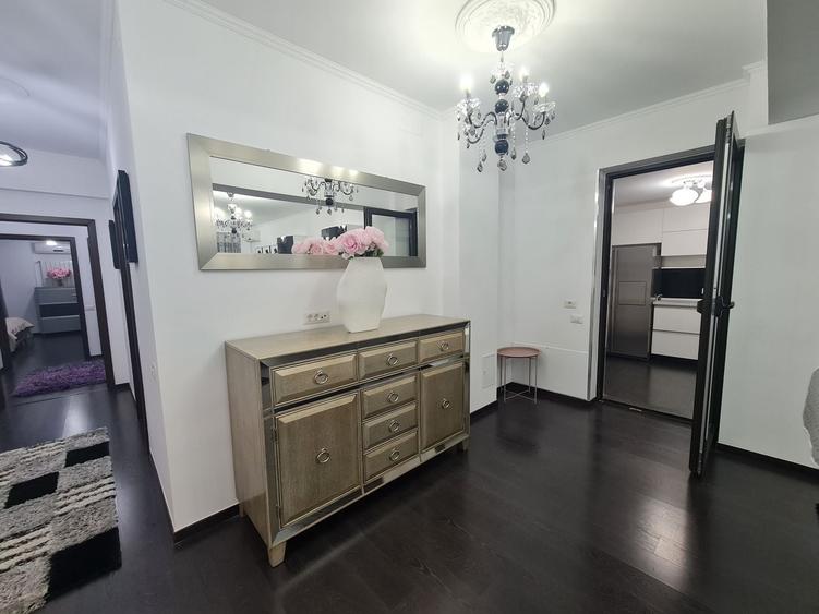 Apartament cu 4 camere decomandat în Herăstrău