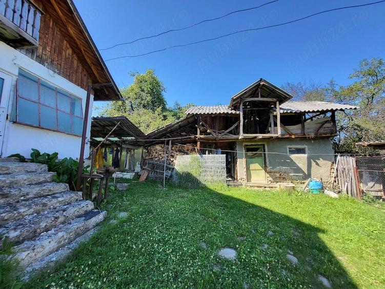 Casă cu 4 camere cu Teren 100 Mp în Predeal