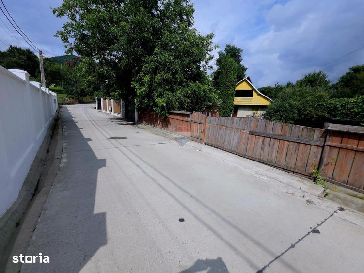 Casă cu 3 camere cu Teren 803 Mp în Alexandru cel Bun