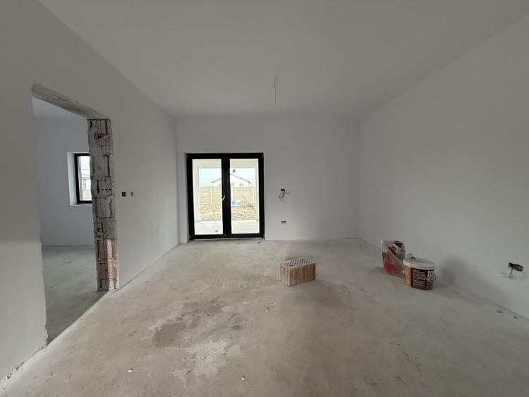 Duplex cu 4 camere cu Teren 300 Mp în Calea Urseni