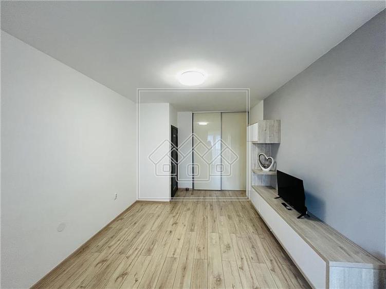 Apartament cu 2 camere decomandat în Turnișor