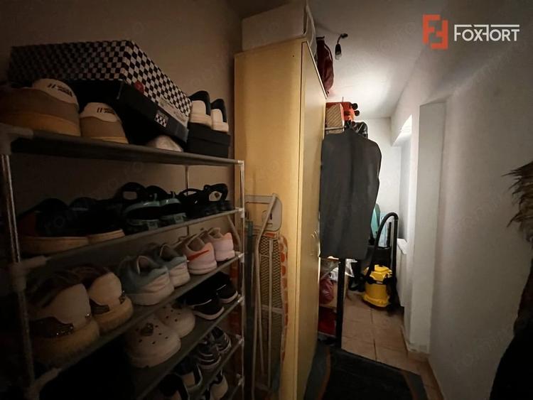 Casă cu 3 camere cu Teren 1094 Mp în Izvin