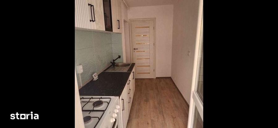 Apartament cu 2 camere decomandat în Tractorul
