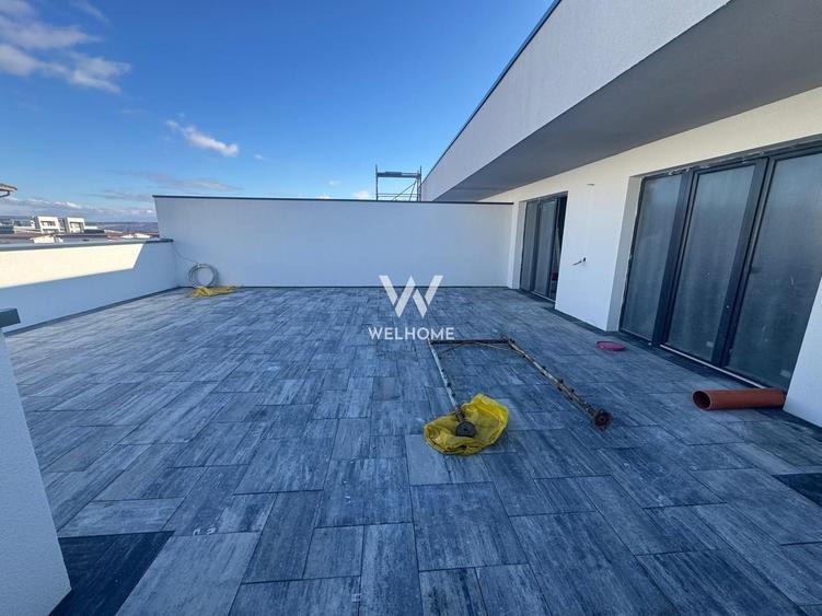 Penthouse cu 4 camere decomandat în Hipodrom 3
